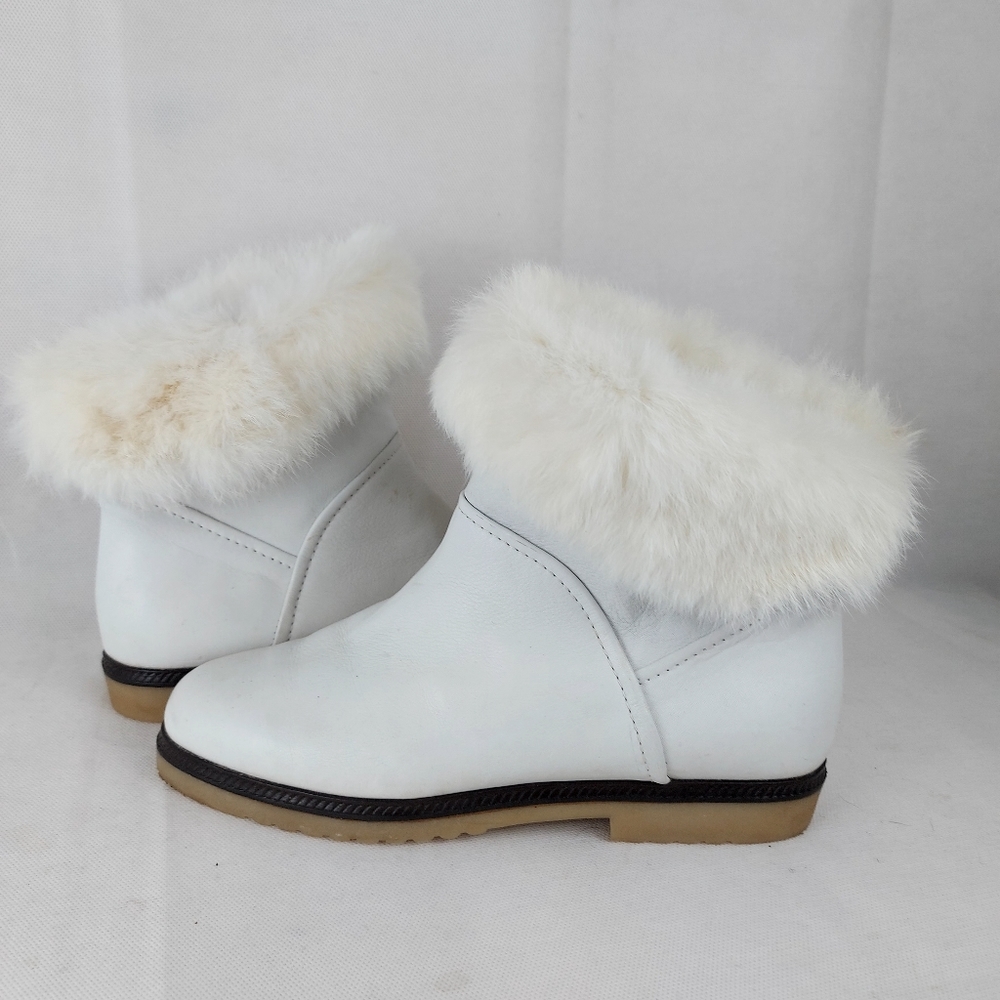 White leather and rabbit fur trim booties insulated flat ankle boots Size 38